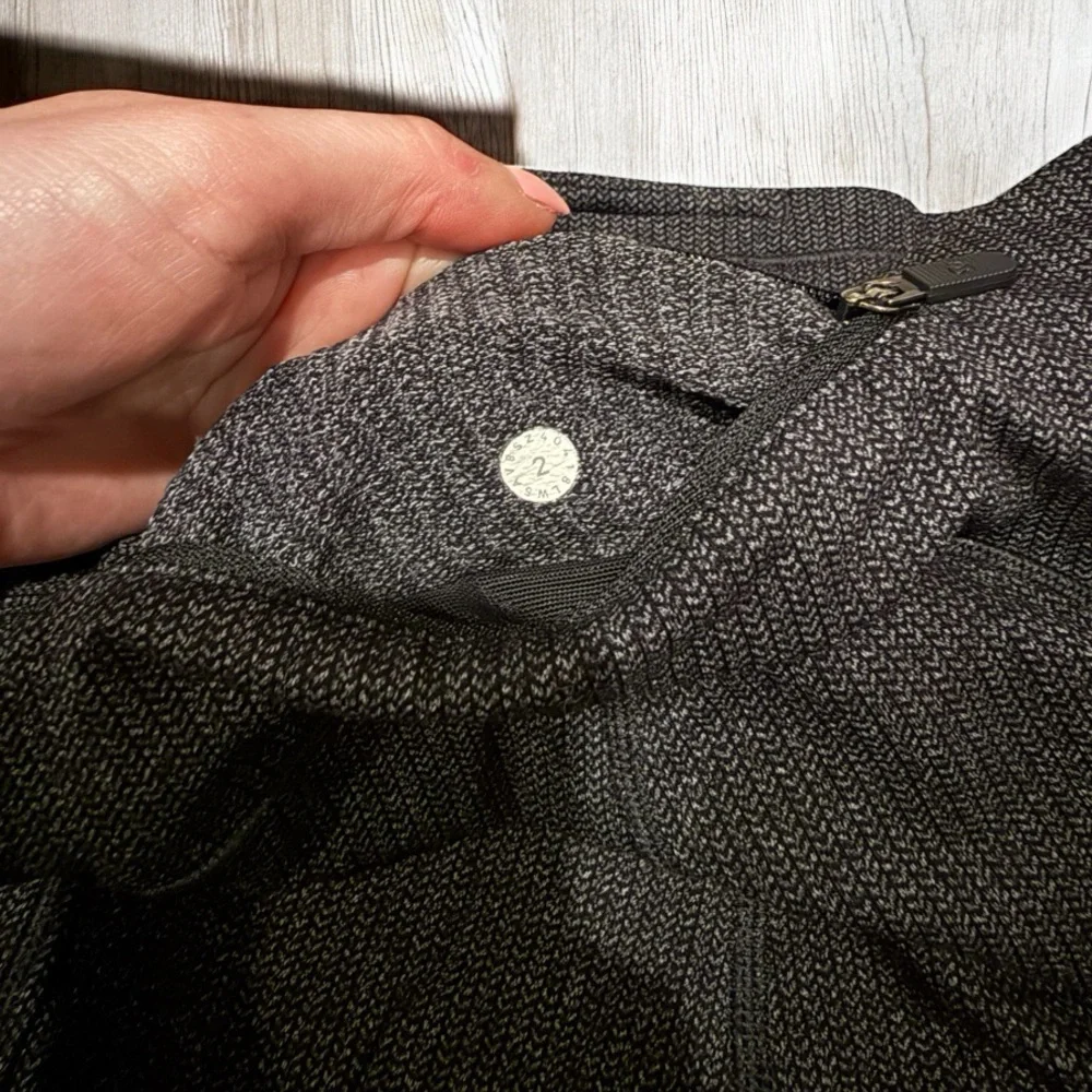 Lululemon Speed Up Mid-Rise Tight 28" - Dark Grey - Picture 4 of 4